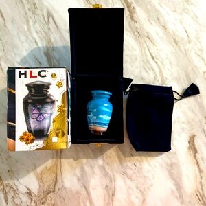 HLC Keepsake Small Blue Beach Urn w/ Velvet Box & Bag New/Open Box